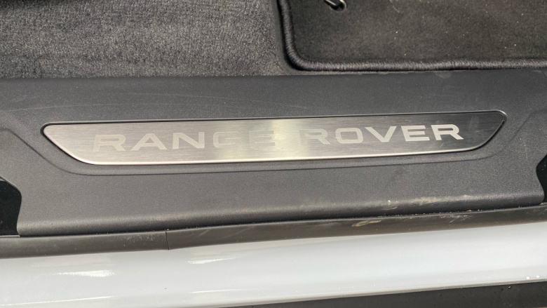 Land Rover Range Rover Velar 2.0 D200 MHEV Dynamic SE 5dr Auto Diesel Estate